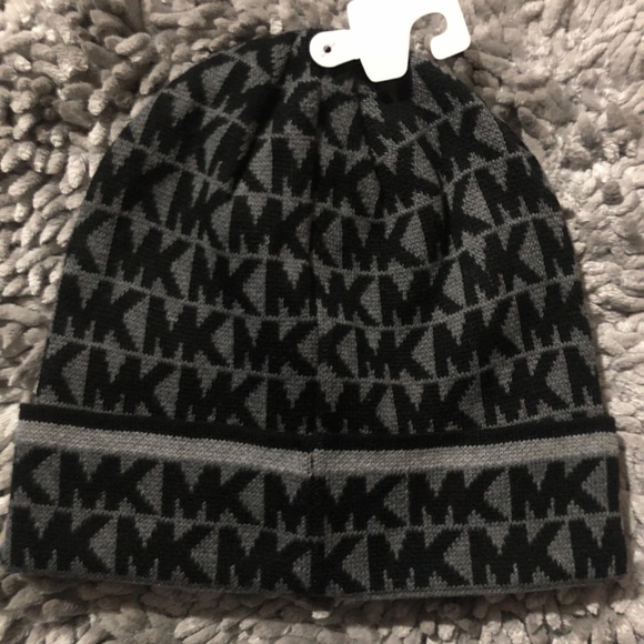 Michael Kors winter hat - Picture 3 of 5